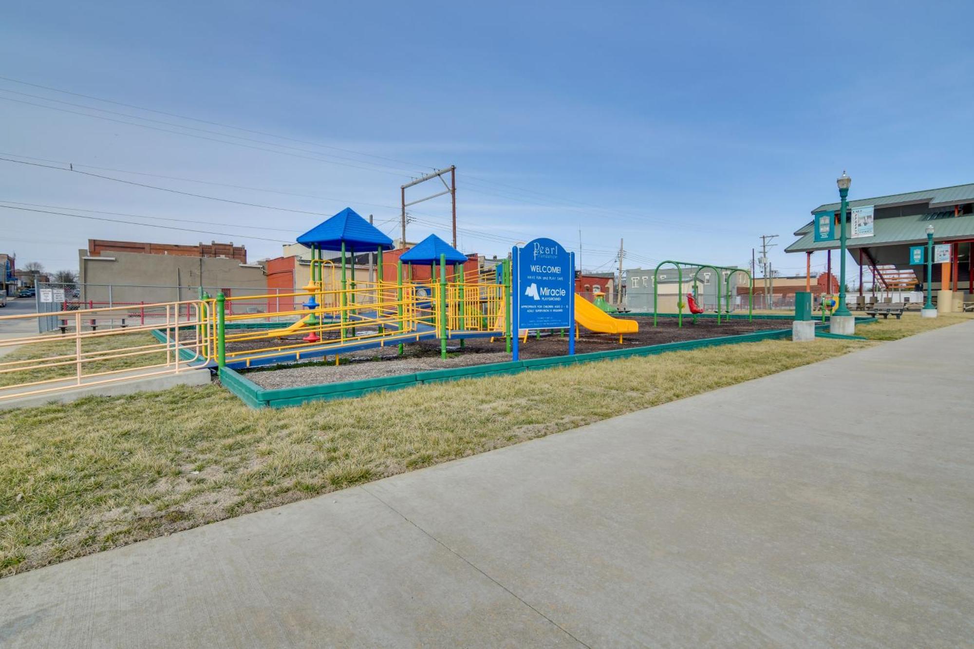 Dtwn Loft In The Heart Of Monett Pets Welcome! Exterior photo